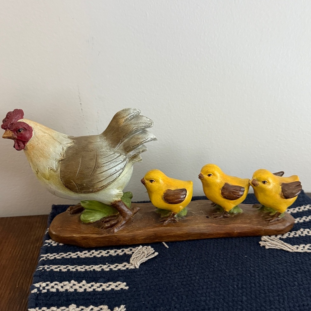 Rooster Figurine With Three Chicks Following Farmhouse  Kitchen Decor Vintage